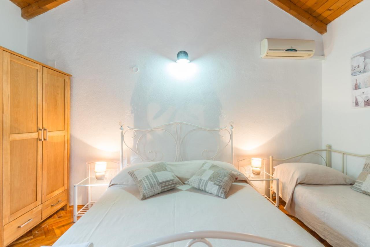 Apartmani Bugenvilija Brbinj Ngoại thất bức ảnh