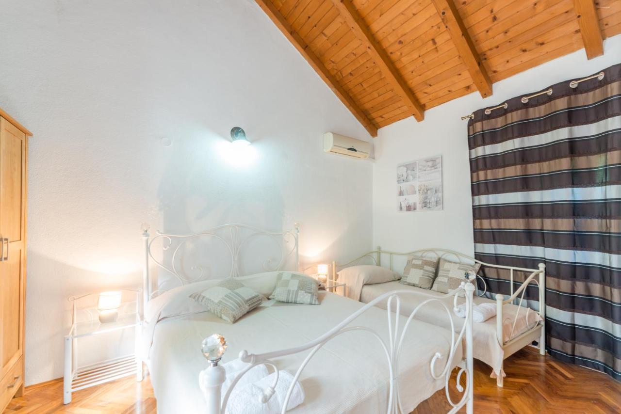Apartmani Bugenvilija Brbinj Ngoại thất bức ảnh
