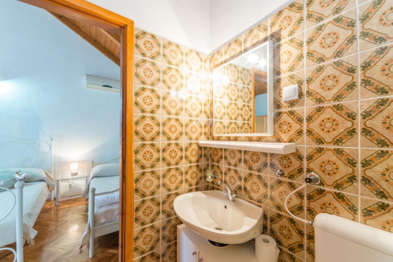 Apartmani Bugenvilija Brbinj Ngoại thất bức ảnh