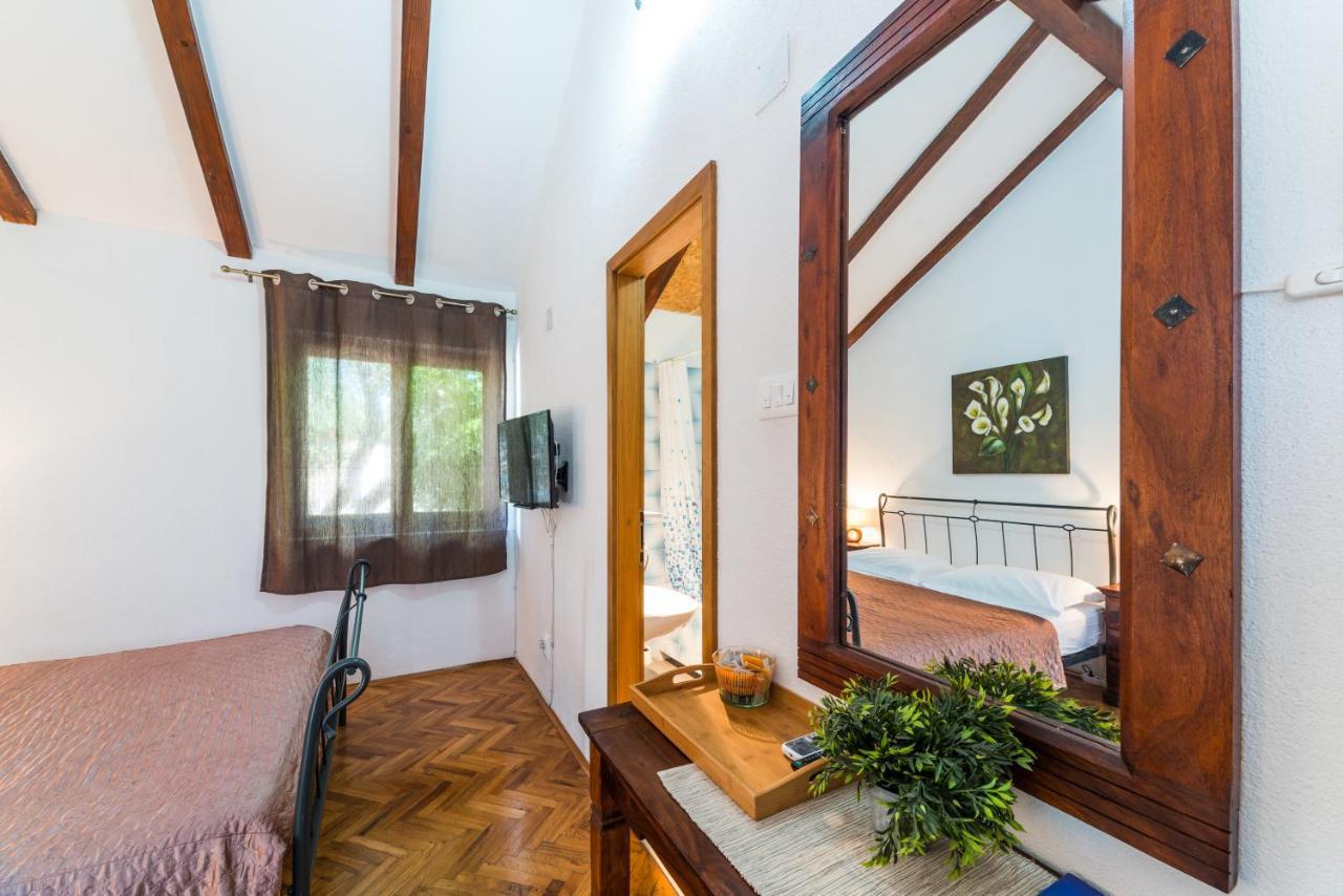 Apartmani Bugenvilija Brbinj Ngoại thất bức ảnh
